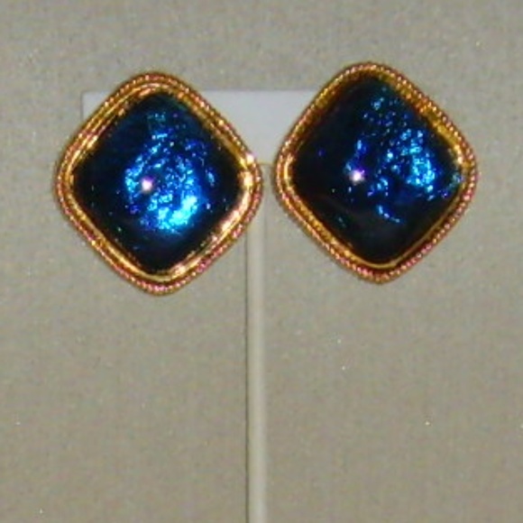 KENNETH JAY LANE Caprianti Collection for Avon Earrings - Picture 7 of 14